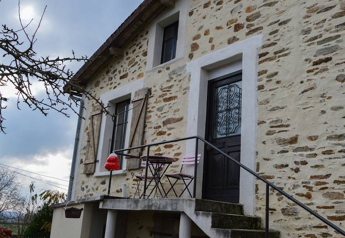 Gîte pour 2 personnes, avec jardin à Châlus