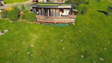 Gîte pour 2 personnes, avec jacuzzi ainsi que terrasse et jardin à Anould