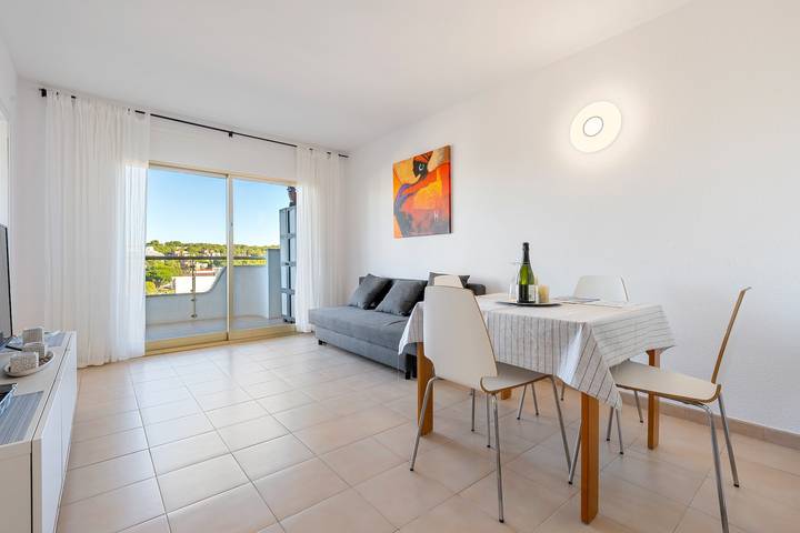 Apartment for 6 people, with Balcony and Garden as well as Children pool