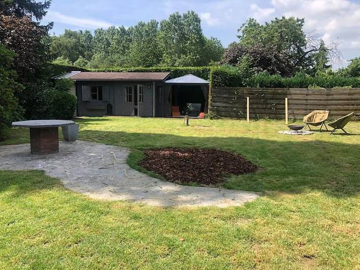 Gîte pour 2 personnes, avec terrasse ainsi que jacuzzi et jardin à Courcelles (Hainaut)