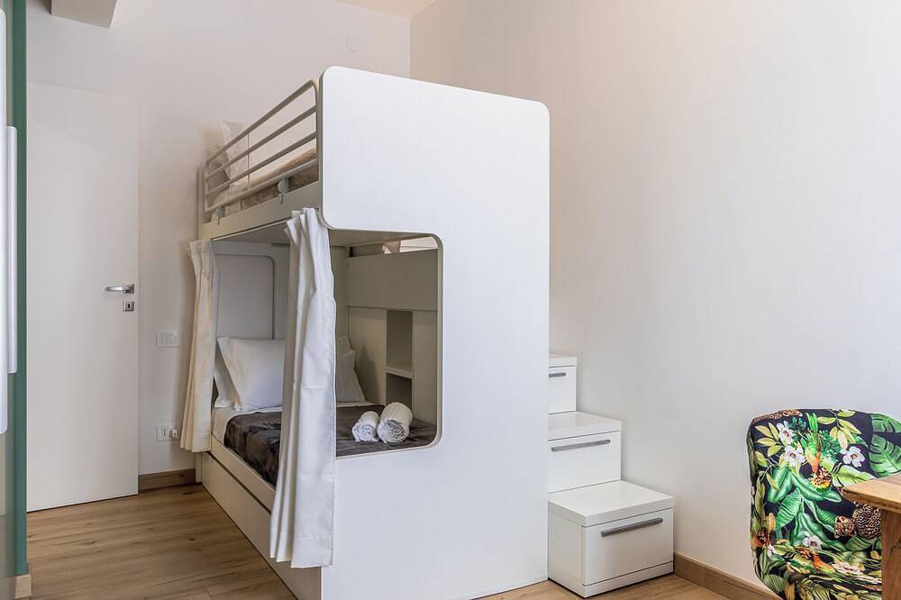 Entire apartment, Green Lux-Via Canalino| Ztl pass and parking, air conditioning, Wi-Fi in Modena, Modena Province