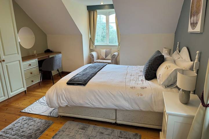 Spacious Detached 4-bedroom house in  Kenmare set on its own grounds of 2 acres in County Kerry