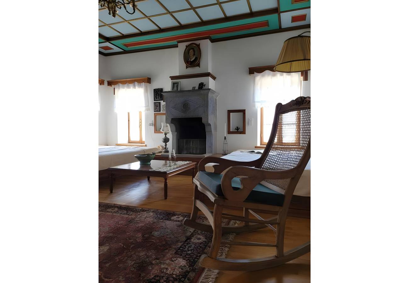 Holiday Home 'Armoloi House' with Mountain View, Shared Terrace and Wi-Fi in Vikos-Aoos National Park