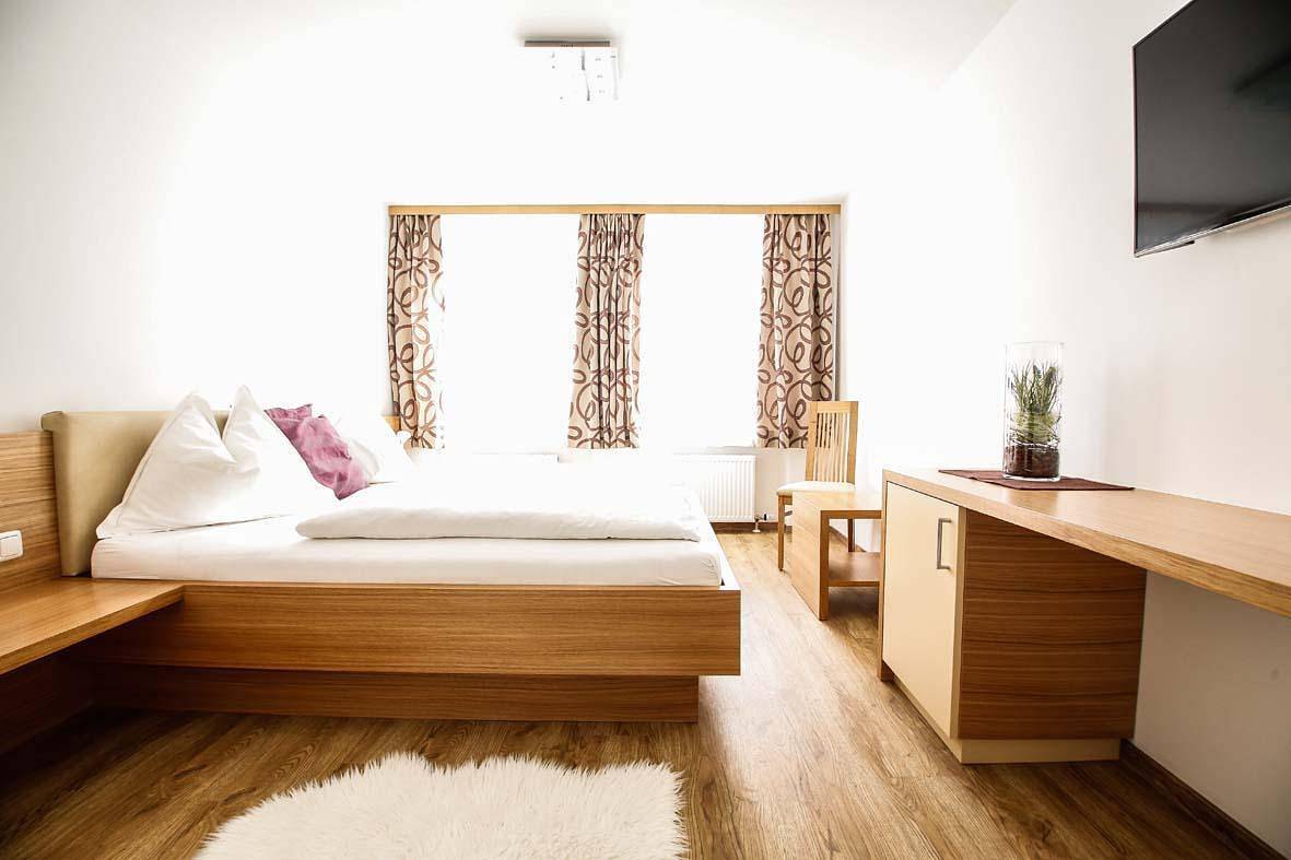 Ganze Ferienwohnung, Einzelzimmer mit Balkon in Golling an der Salzach, Tennengau