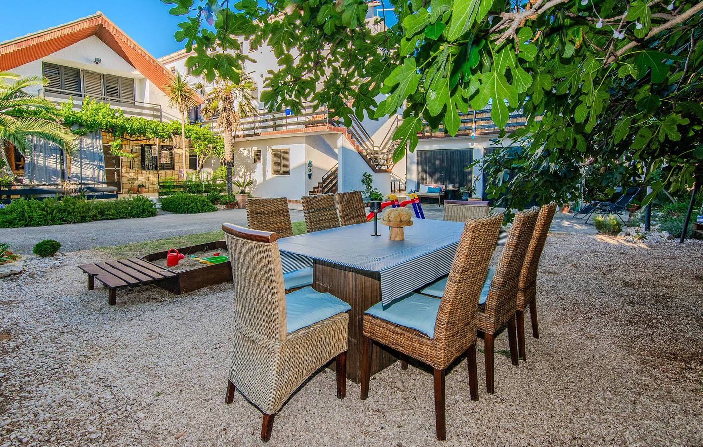 Ganze Ferienwohnung, Gemütliche Unterkunft, 1,5 km vom Strand Ždrijac entfernt: WLAN, Klimaanlage, Parkplatz und Terrasse in Nin, Zadar