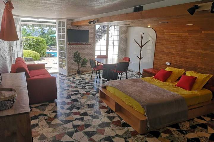 Gîte pour 4 personnes, avec jardin et terrasse, animaux acceptés à Châteauneuf-de-Galaure - 2