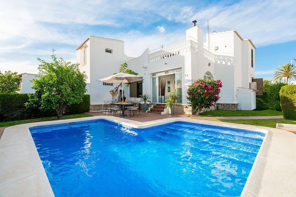 Deux chambres à coucher villa avec piscine privée. in Orihuela, Costa Blanca