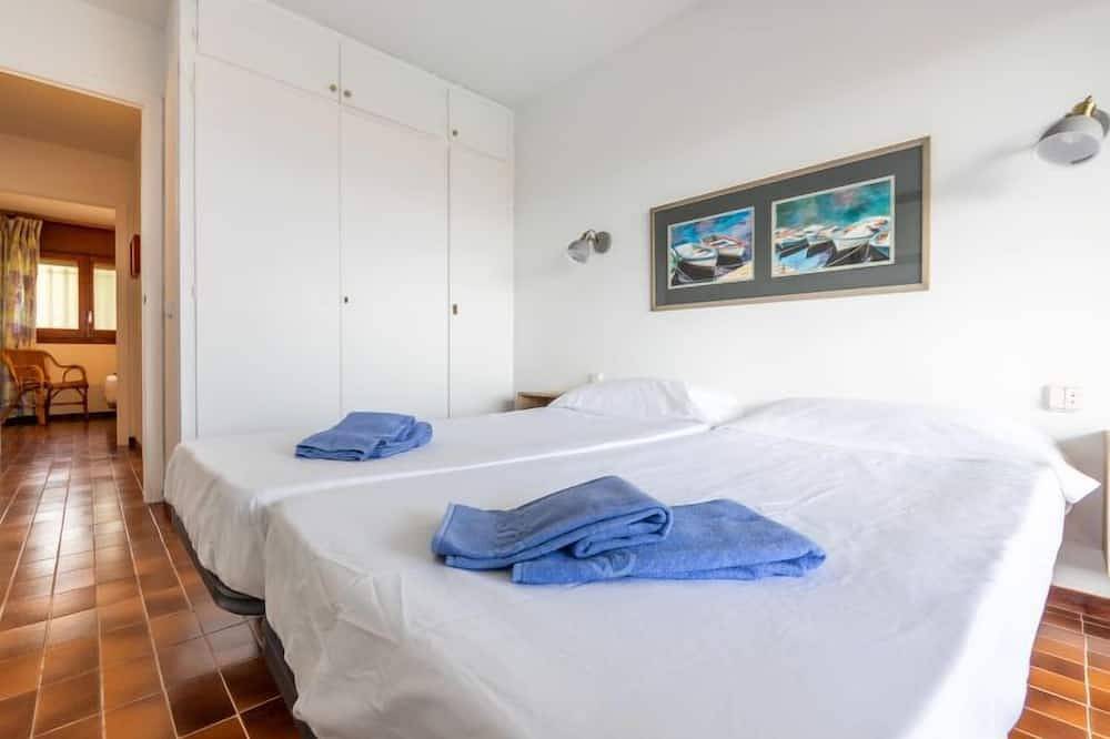 Apartamento entero, Constel·lació by Interhome in Creixell, Costa Dorada