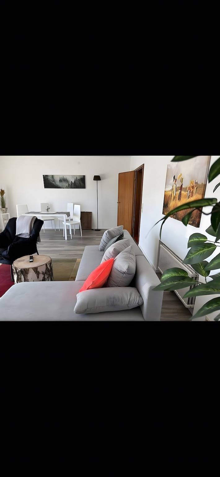 Ganze Wohnung, Ferienwohnung '2 Zimmer Wohnung' mit Bergblick, Gemeinschaftsterrasse und WLAN in Botnang, Stuttgart