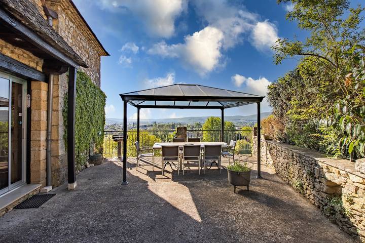 Casa de vacaciones «Le Pigeonnier de Sinzelle» con piscina privada, terrazas y Wi-Fi in Saint-Cyprien (Aquitaine), Périgord Noir
