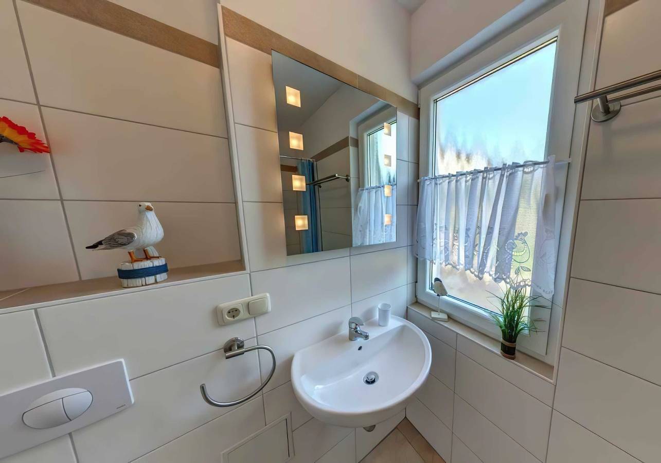 Ganze Ferienwohnung, Villa Sonnentraum, App. 2 in Drei Kaiserbäder, Heringsdorf