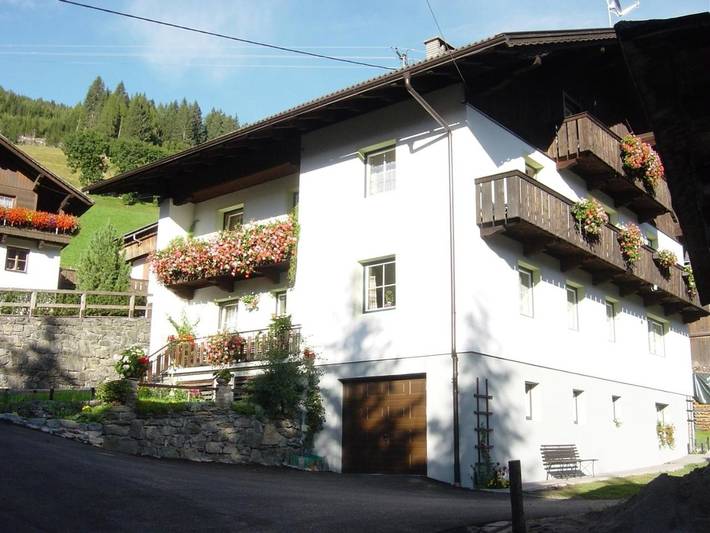 Ferienwohnung für 12 Personen, mit Balkon und Terrasse sowie Garten und Ausblick