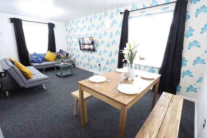 Apartment for 7 people, with view and garden in Solihull