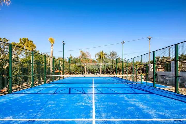 Casa de férias para 10 pessoas, com Varanda e Terraço e ainda Jardim and Piscina em Almancil