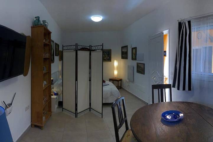 Appartement entier, Maison de village entièrement rénovée divisée en 4 appartements avec cour à Arico Vie in Arico Viejo, Arico