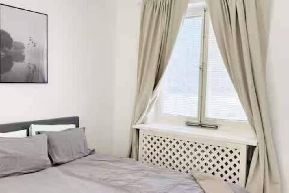 Ganze Wohnung, Quiet 1Br Apartment with Balcony, 20min to City in Hägersten-Liljeholmens stadsdelsområde, Schwedische Ostsee