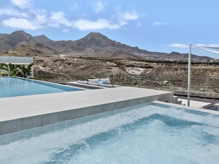 Location de vacances pour 10 personnes, avec terrasse et jardin dans La Caleta - 3