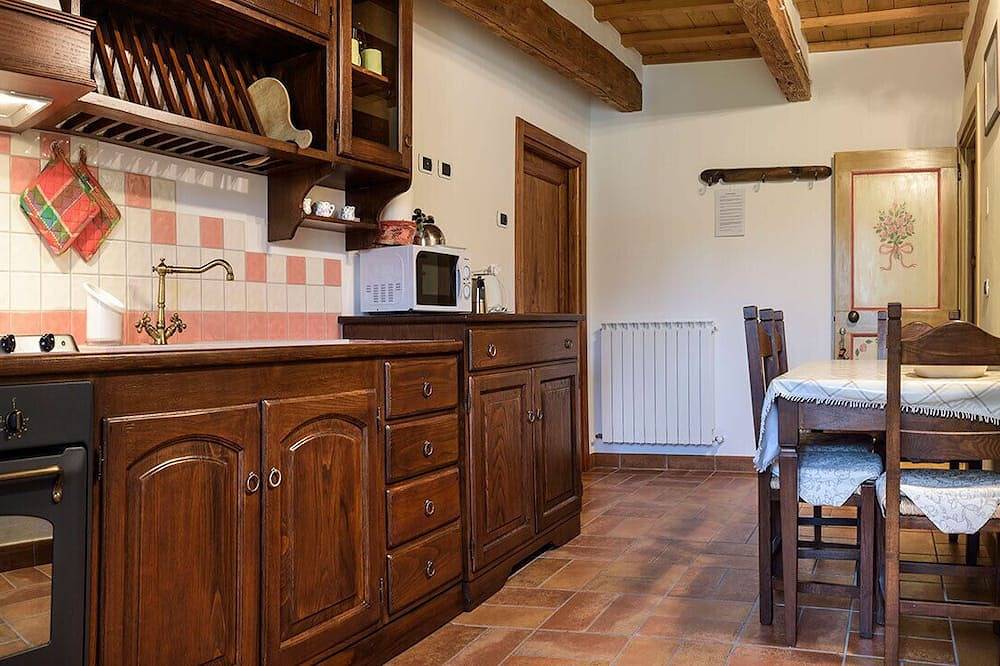 Casalantico: Le Rose, 4 pax con piscina e jacuzzi a Corinaldo, 10km dal mare in Corinaldo, Provincia di Ancona