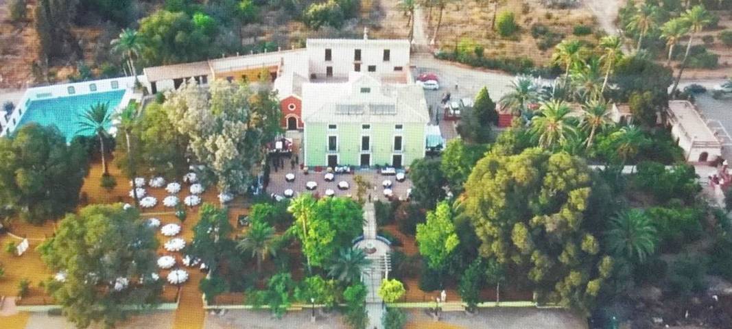 Casa rural para 30 personas, con Balcón y Terraza además de Jardín y Piscina en Huércal-Overa
