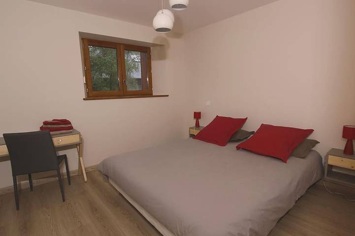 Gîte pour 5 personnes, avec jardin à Faverges - 3