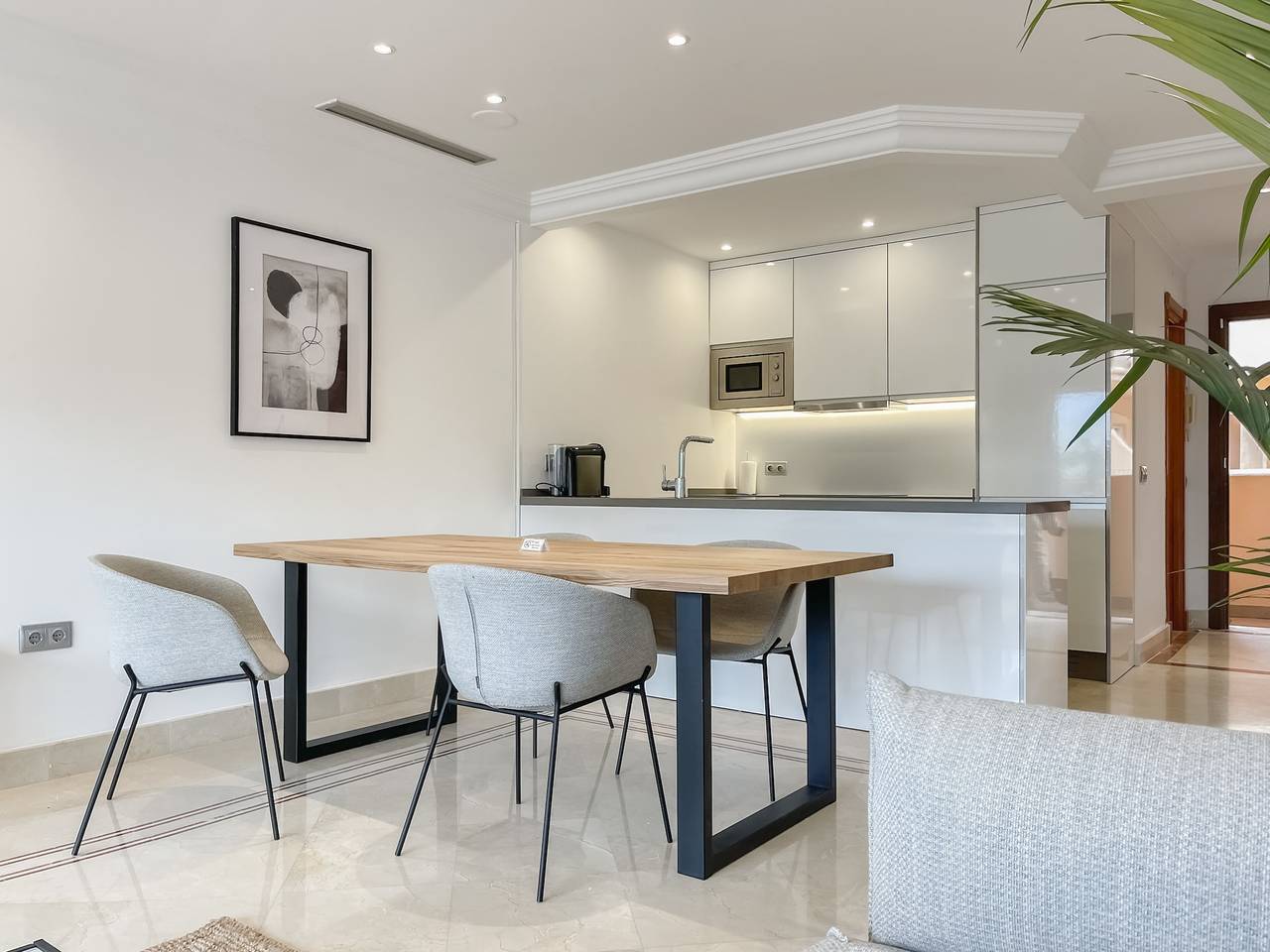 Entire apartment, Aloha Hills Club 3 | Luxury Retreat Pools Gym Spa in Nueva Andalucia Golf Valley, Marbella