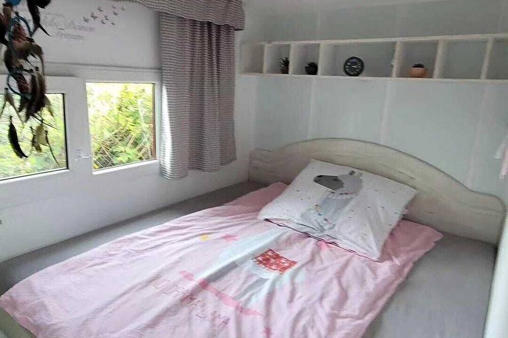 Urlaub mit Campingflair, Komfort und Ponies in Ihlow, Nordseeküste