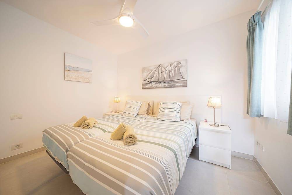 Ganze Wohnung, 2 Bett im beliebten Los Gigantes mit großem Garten und Terrasse mit Meerblick in Playa de los Guíos, Santiago del Teide