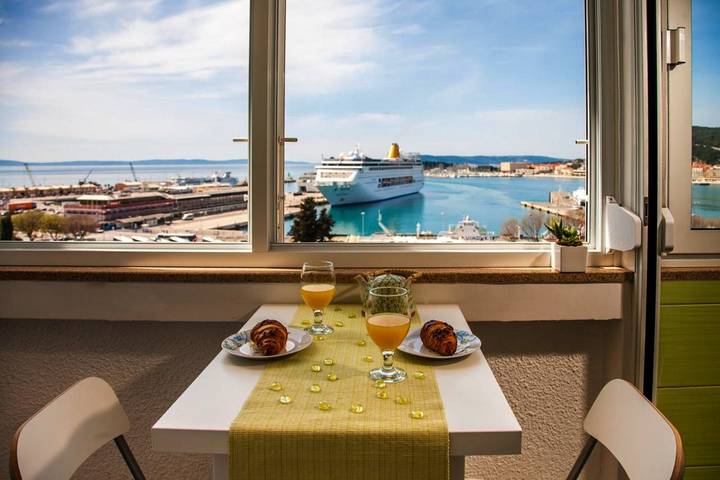 Apartamento para 4 personas, con vistas y jardín en Split
