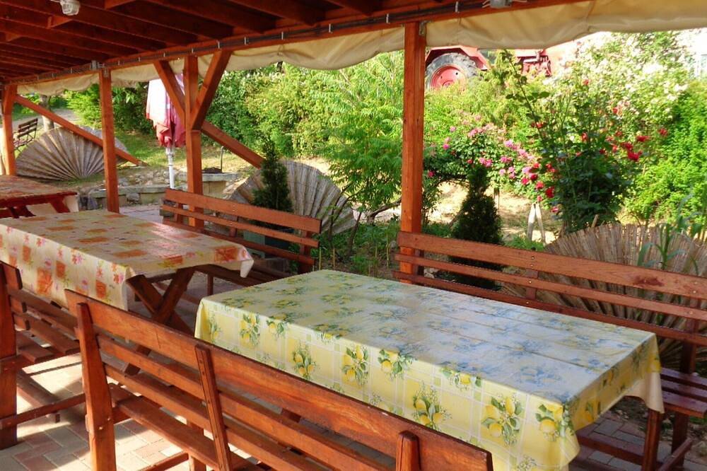 Die Besiedlung ist auch wegen der einzigartigen Naturwerte zu verdanken: der Welt in Agtelek, Borsod-Abaúj-Zemplén megye