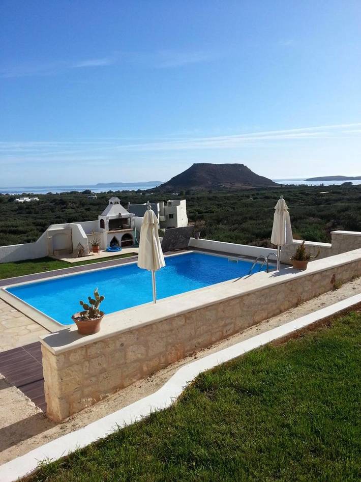 Location de vacances pour 3 personnes, avec jardin ainsi que vue et piscine dans Palekastron