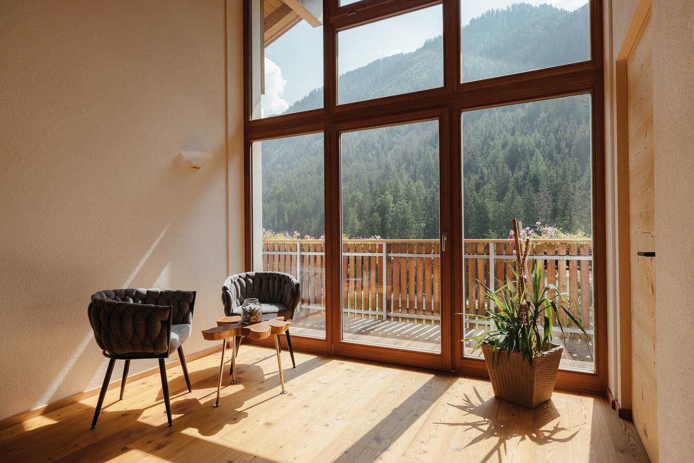 Ganze Wohnung, Ferienwohnung 'Zirm' mit Bergblick, privater Terrasse und Wlan in Mühlwald, Zillertaler Alpen