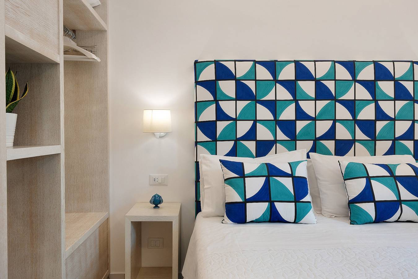Bed and Breakfast 'Sorrento Lux Suite' con Balcone, Wi-Fi e Aria Condizionata in Sorrento, Sorrento Coast