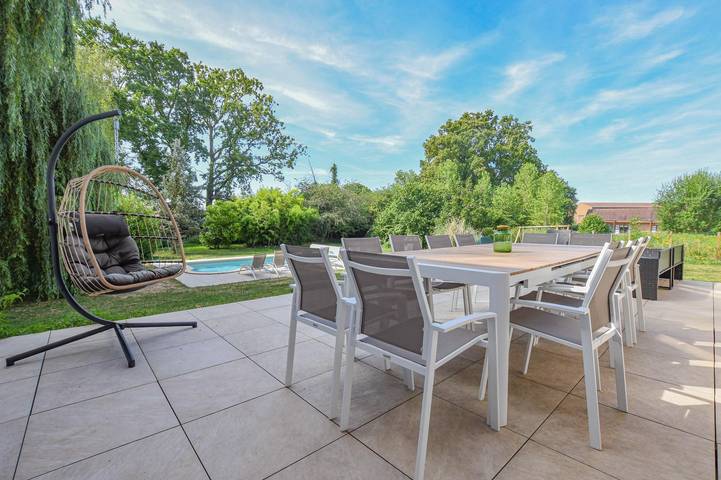 Gîte pour 12 personnes, avec Terrasse ainsi que Jardin et Piscine dans Lac d'Orient - 4