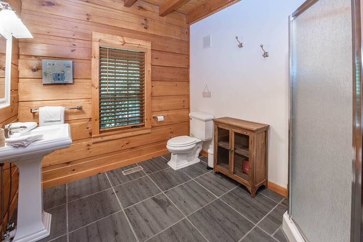 Vacation house for 12 people, with hot tub and sauna as well as balcony, with pets in Maryland