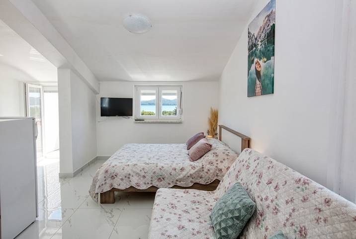 Ferienwohnung für 3 Personen, mit Balkon/Terrasse in Biograd na Moru