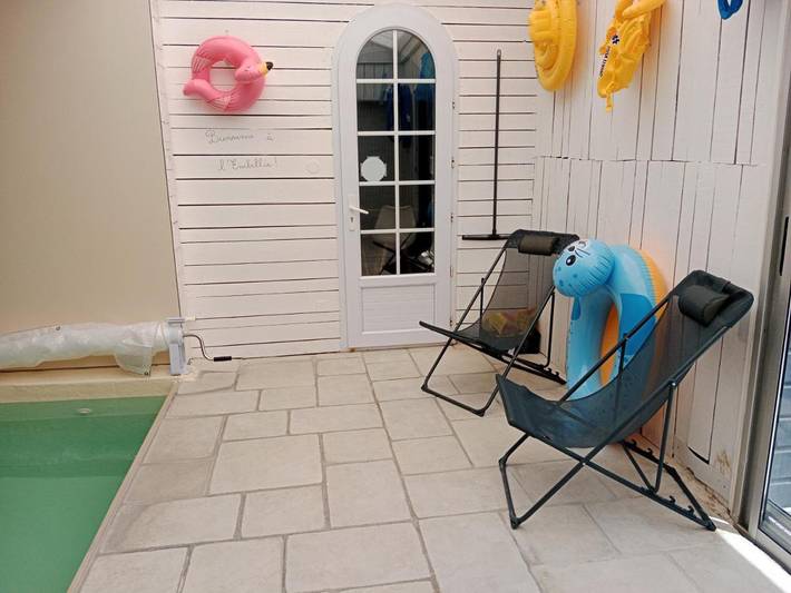 Location de vacances pour 12 personnes, avec jardin et piscine à Puyravault - 3