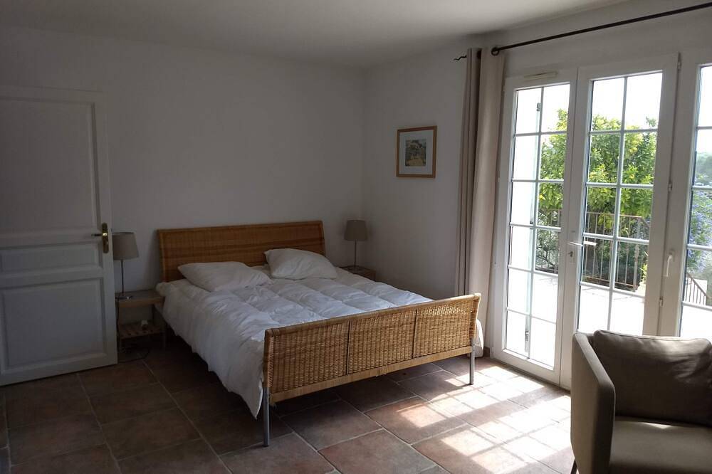 Belle villa, 5 chambres ensuite avec climatisation, privée, vue dégagée, près du village in Châteauneuf-Grasse, Côte méditerranéenne (France)