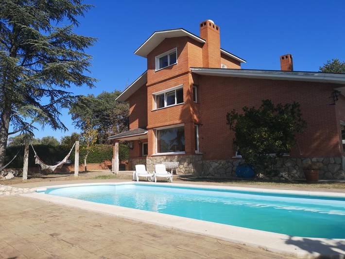 Gîte pour 4 personnes, avec terrasse et piscine à Villaviciosa de Odón