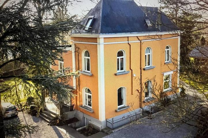 Spacious 6-bedroom villa with Wifi and fitness room in charming Overijse in Overijse, Flämisch-Brabant