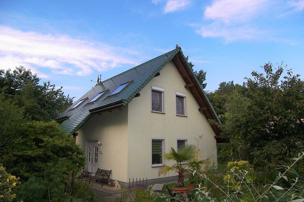 Ganze Wohnung, Ferienhaus Haferkorn mit Balkon und Wlan - Ferienhaus in Drei Kaiserbäder, Heringsdorf