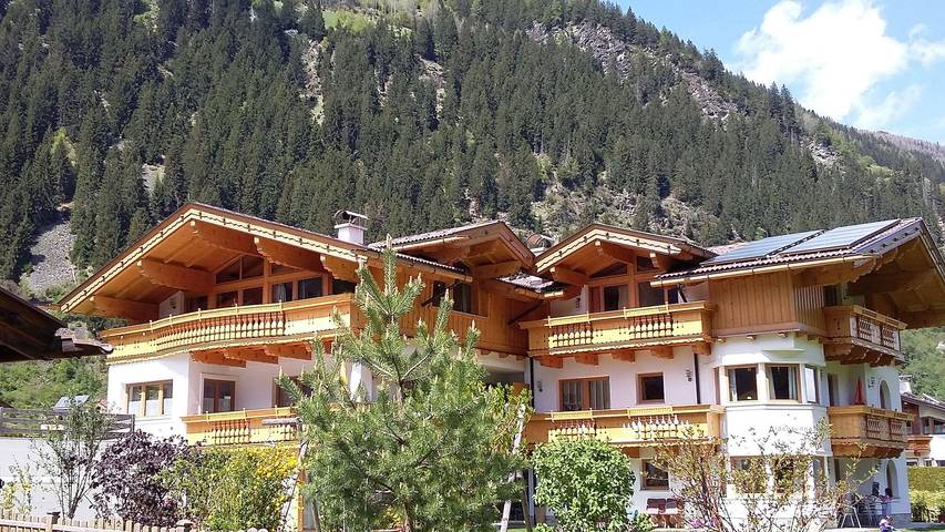 Ferienwohnung für 6 Personen, mit Sauna und Terrasse sowie Garten, kinderfreundlich in Neustift im Stubaital - 3