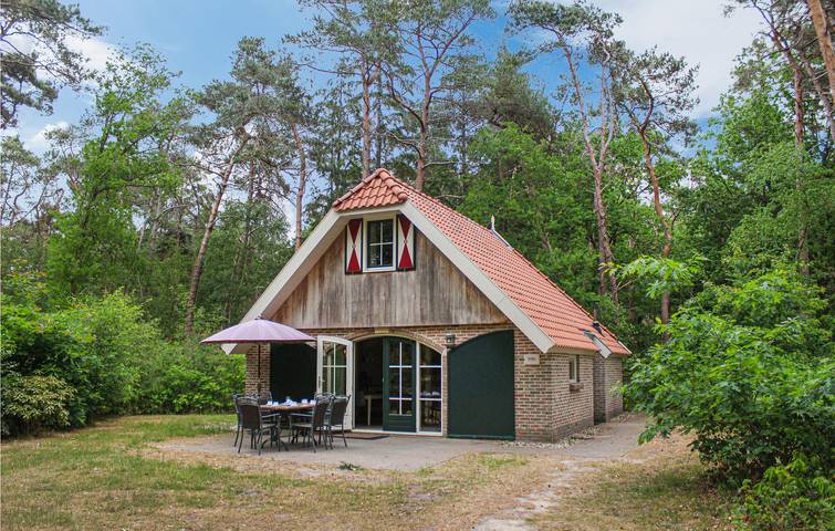 Vakantiehuis voor 6 personen, with terras and sauna as well as tuin in De Bult