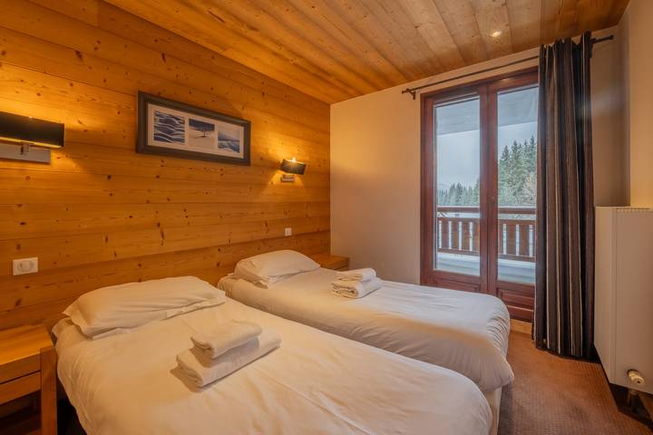 Gîte pour 4 personnes, avec sauna ainsi que balcon et piscine, adapté aux familles à Vallorcine - 3