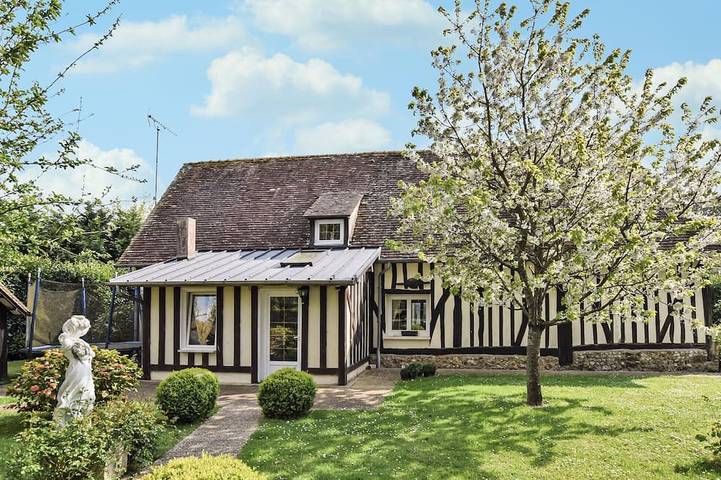 Location de vacances pour 7 personnes, avec jardin à Fervaques