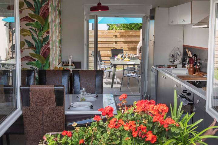 Gîte pour 6 personnes, avec jardin ainsi que piscine et terrasse, animaux acceptés dans Plage Du Billou Santec - 4