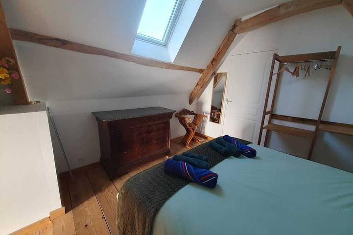 Gîte pour 8 personnes, avec jardin ainsi que jacuzzi et terrasse à Rivarennes - 2