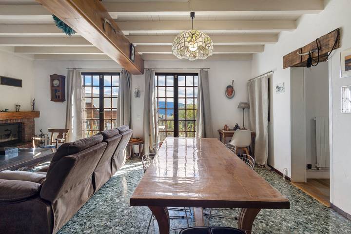 Peaceful stay in the heart of a mountain village, with views of the pyrenees. in Égat, Parc naturel régional des Pyrénées catalanes