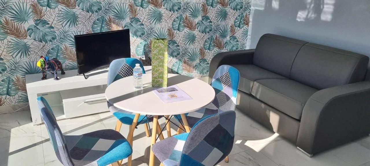 Appartement entier, Studio vue montagne in Rivesaltes, Côte méditerranéenne (France)