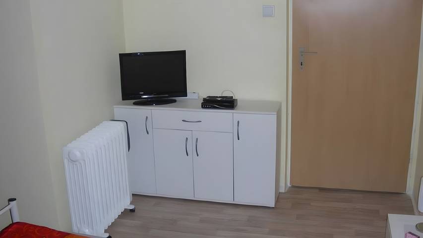 Ganze Wohnung, Apartment für 2 Personen (20 m²) mit Gemeinschaftsgarten und Wlan in Künzell, Rhön-Hessen