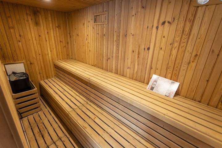 Villa für 10 Personen, mit Terrasse und Garten sowie Sauna in Portugal - 4